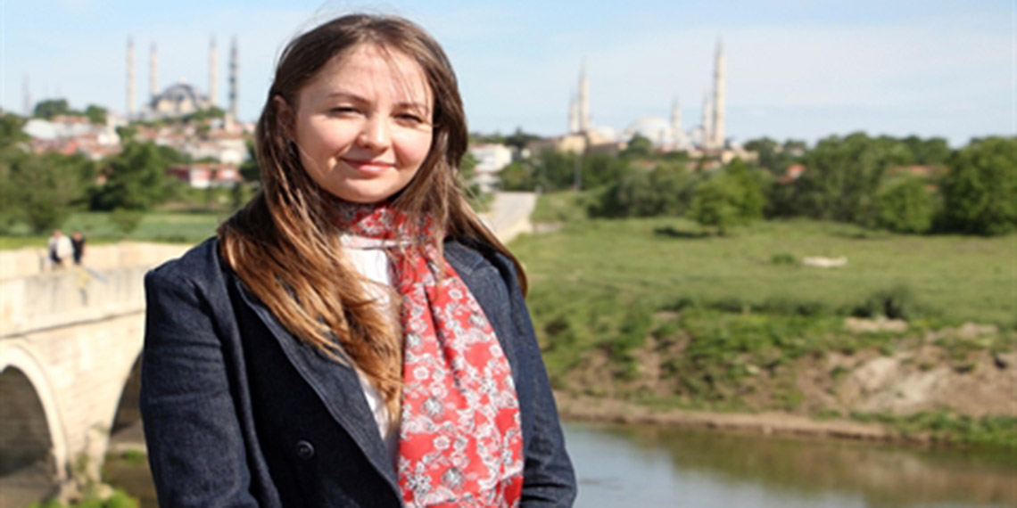 Bayezid Külliyesi'nin 'Deliler Mezarlığı' zamana yenik düştü