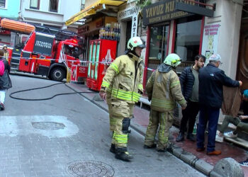 Beyoğlu'nda apart otelde yangın