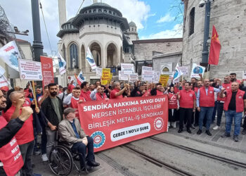 Birleşik Metal-İş Sendikası işçilerinden protesto