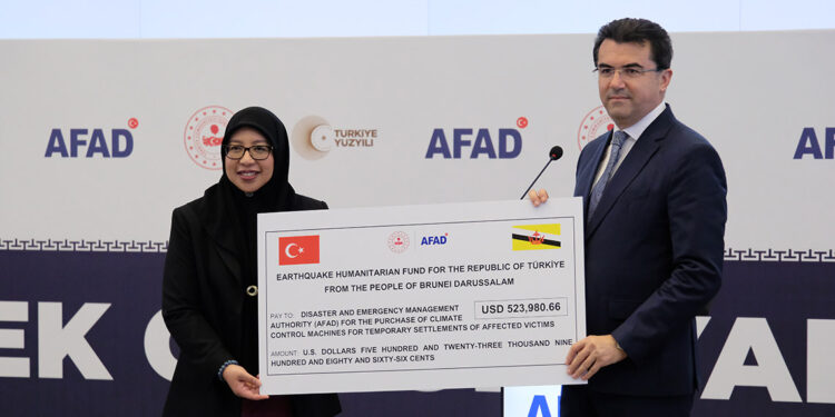 Brunei Darüsselam'dan AFAD'a deprem yardımı