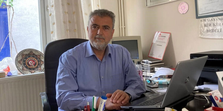 'Burdur Belediyesi'ni başkanın akrabaları doldurdu' iddiası