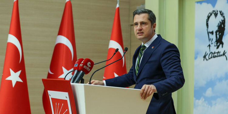 Milli eğitim sistemi çağdaş eğitimden hızla uzaklaştırılıyor