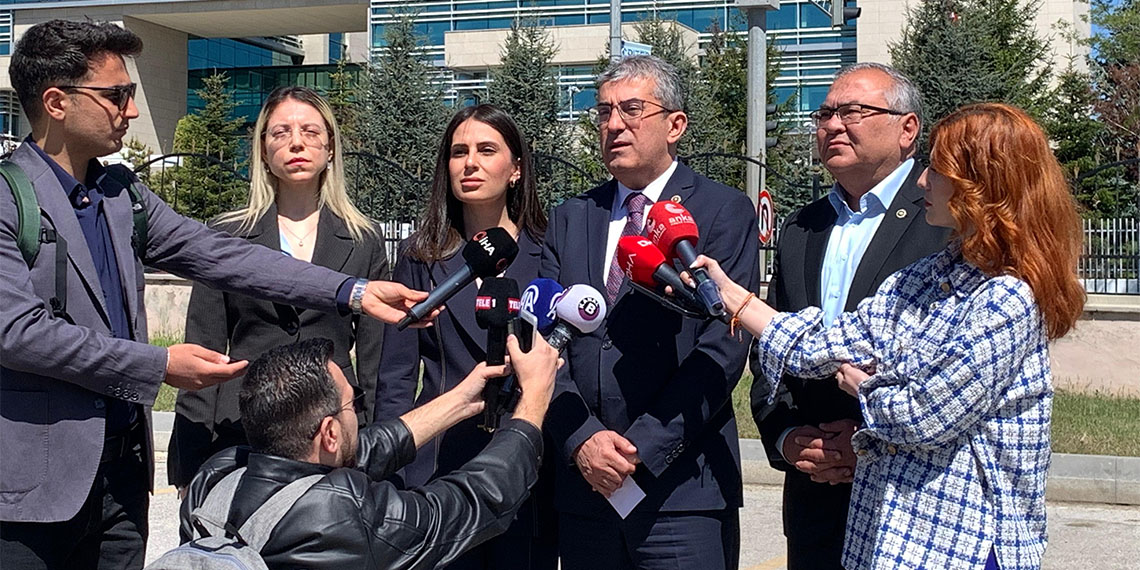 CHP, kamuoyunda 8'inci yargı paketi olarak bilinen '7499 Sayılı Ceza Muhakemesi Kanunu İle Bazı Kanunlarda Değişiklik Yapılmasına Dair Kanun' ile düzenlenen bazı maddelerin iptali için Anayasa MAhkemesi'ne (AYM) başvurdu.