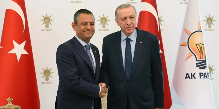Cumhurbaşkanı erdoğan, özgür özel ile bir araya geldi