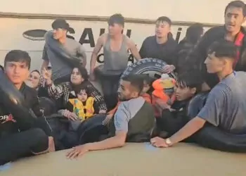 Ayvacık ilçesi açıklarında 42 kaçak göçmen yakalandı