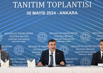 Cevdet Yılmaz: Yaşlanmadan zenginleşmemiz lazım