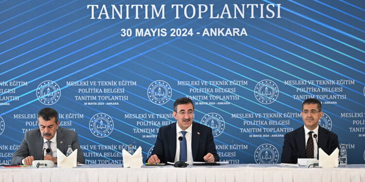 Cevdet Yılmaz: Yaşlanmadan zenginleşmemiz lazım