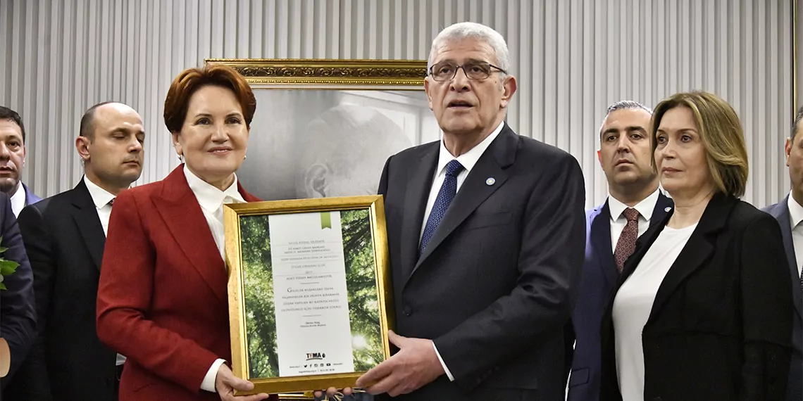 Müsavat dervişoğlu meral akşener'den görevi devraldı