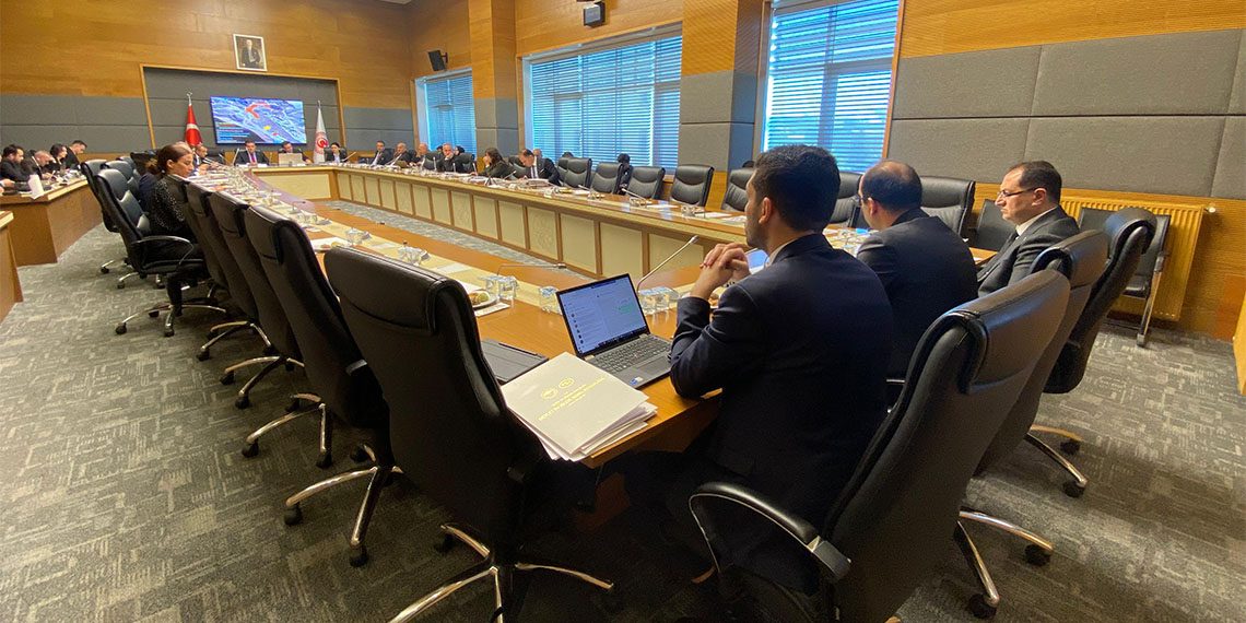 Devlet Su İşleri (DSİ) Genel Müdür Yardımcısı Cengiz Han Kılıçaslan, "İliç'te ÇED raporunu hazırlayan kurum değiliz" dedi.