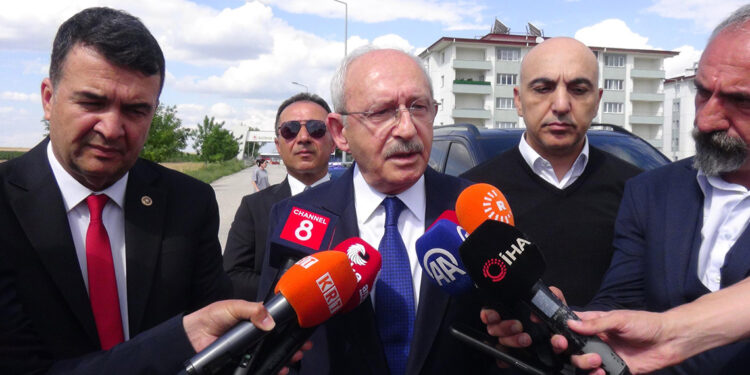 Demirtaş dışarıda olsaydı terör olayları da biterdi