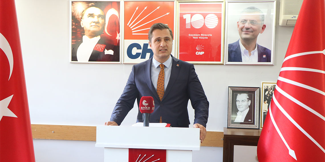 CHP Parti Sözcüsü Deniz Yücel, "Yargıya, adalet mekanizmasına ve devlete yeniden hak ettiği itibar kazandırılmak isteniyorsa, Süleyman Soylu'nun dokunulmazlığının kaldırılması gerekmektedir" dedi.
