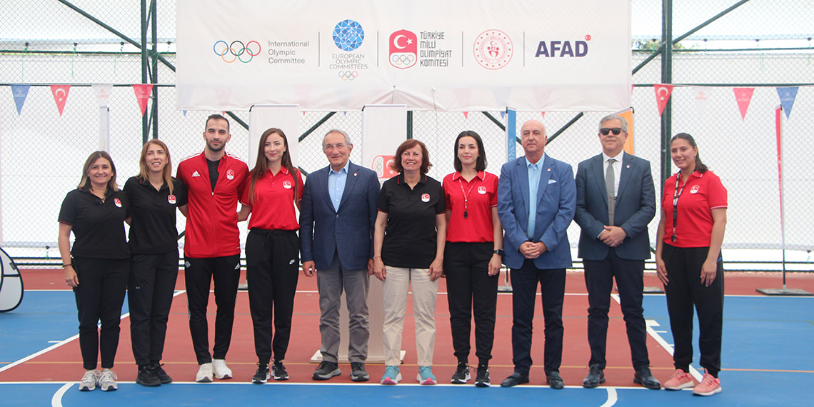 Depremzede öğrencilere yönelik ücretsiz 'BtcTurk Spor Okulları' açıldı