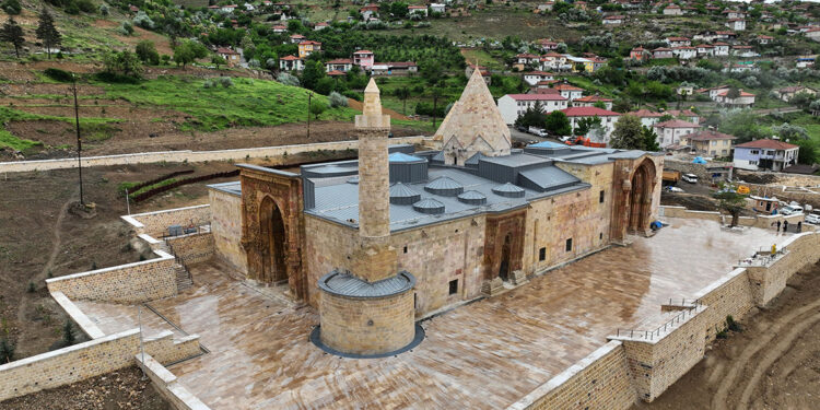 Divriği Ulu Cami ve Darüşşifası'nın restorasyonu tamamlandı