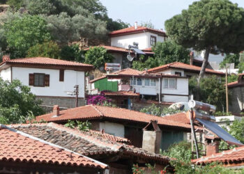 Dünyanın en güzel köyleri arasındaki Birgi, tarihe meydan okuyor