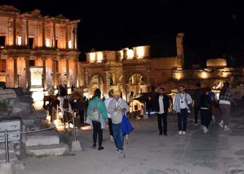 Efes Antik Kenti'nde gece müzeciliği tanıtımı