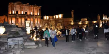 Efes antik kenti'nde gece müzeciliği tanıtımı