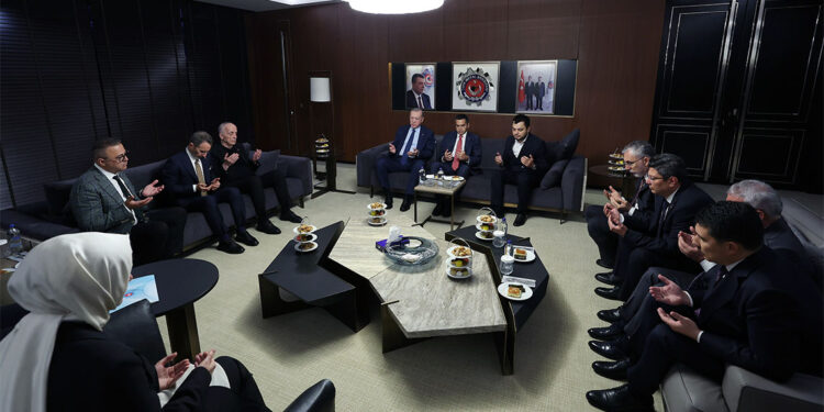 Erdoğan'dan Pevrul Kavlak için taziye ziyareti