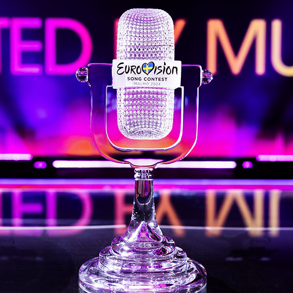 Sahne arkası olaylarına dair Eurovision'dan açıklama; “Malmö'de düzenlenen Eurovision Şarkı Yarışması'nda bazı delegasyonların hem sahada hem de yayın sırasında kuralların ve yarışmanın ruhuna saygı göstermemelerini üzüntüyle karşılıyoruz".