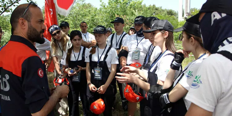Edirne'de üniversiteler arası arama-kurtarma yarışması