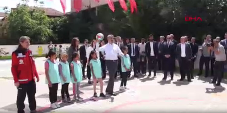 Edirne'deki okullarda geleneksel spor alanı oluşturuldu