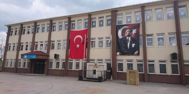 Ek ders yolsuzluğunda müdür öğretmenlere şikayetçi olmayın demiş