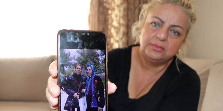 Eniştesinin katlettiği 3 kardeşinin eşyalarını taşıdığı çanta çalındı