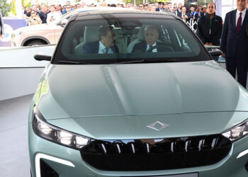 Erdoğan, Togg'un yeni modeli T10F'yi inceledi