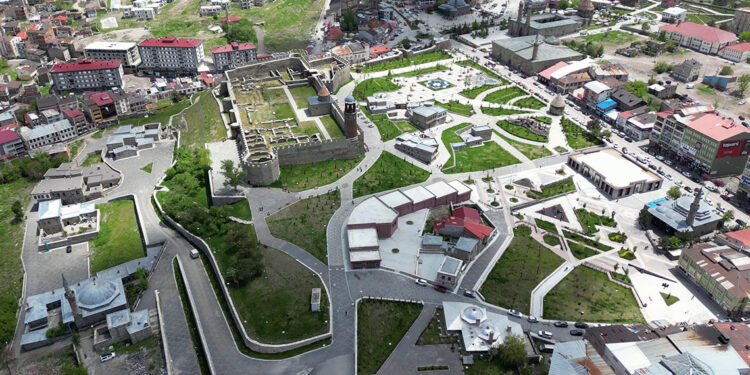 Erzurum Kalesi'nin çevresi müzelerle donatılacak