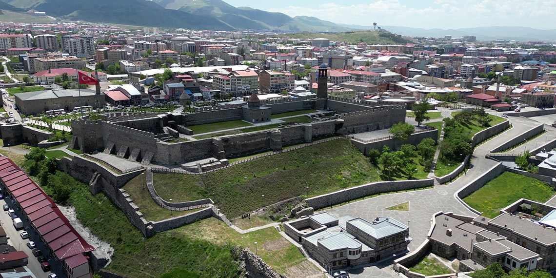 Erzurum Kalesi'nin çevresi müzelerle donatılacak
