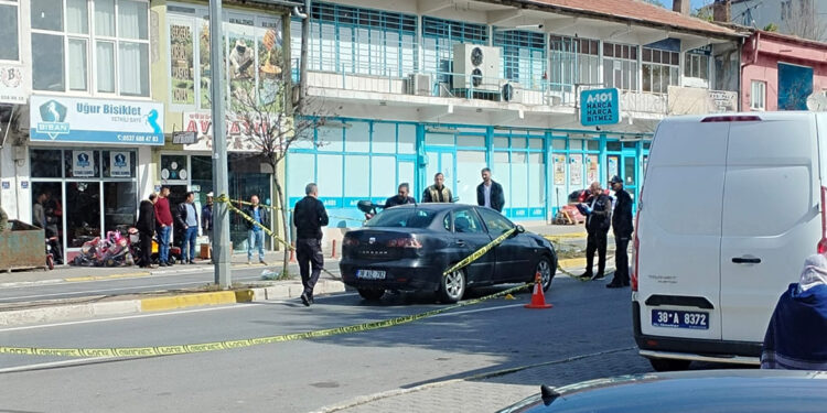 Eski eşi ile babasını pompalı tüfekle yaraladı