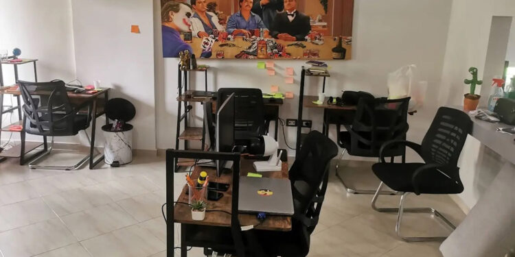 Europol'den telefon dolandırıcılığı yapan 12 çağrı merkezine baskın