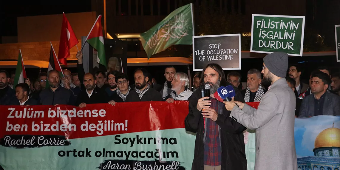 Filistin dayanışma platformu, ateşkes görüşmeleri yapılırken i̇srail'in refah'ın doğusunda başlattığı saldırıyı protesto etmek için abd büyükelçiliği önünde toplandı.