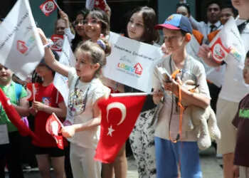 Farklı ülkelerden lösemiyi yenen çocuklar türkiye'de buluştu