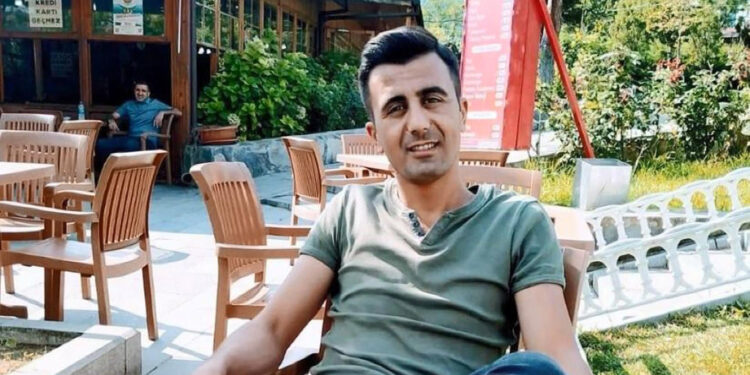 Fatih'te önce karısını sonra karısıyla tanıştıranı öldürdü