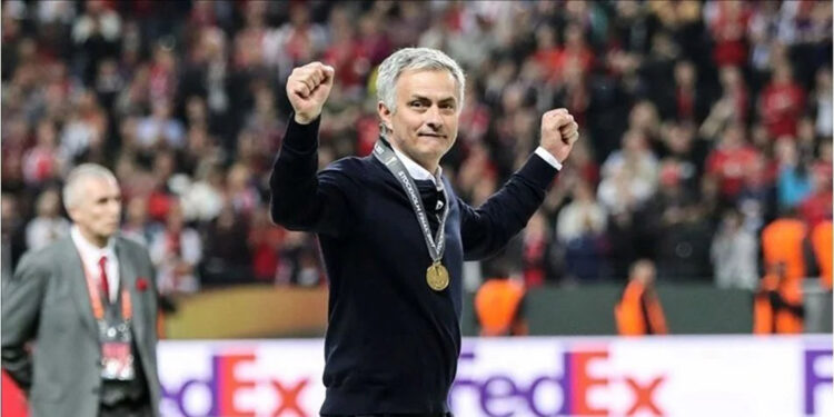 Fenerbahçe’nin yeni teknik direktörü Jose Mourinho oluyor