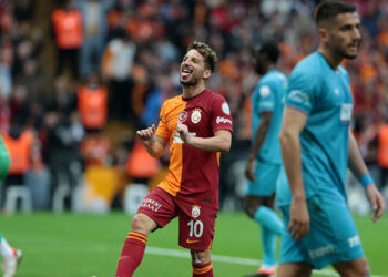 Hakem takdir haklarını rakipten yana kullandı