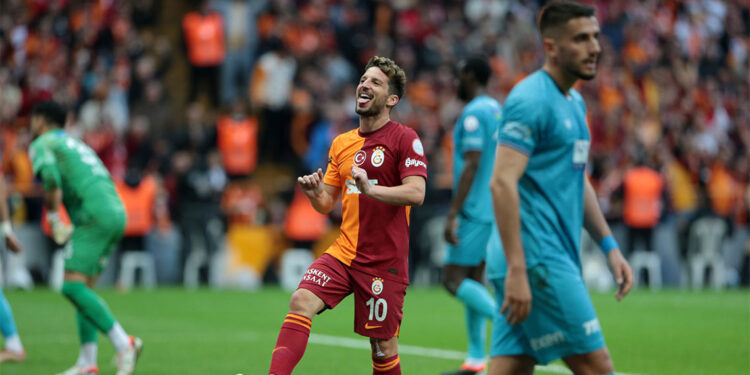 Hakem takdir haklarını rakipten yana kullandı