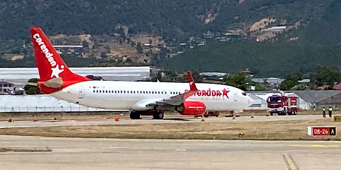 Ulaştırma ve Altyapı Bakanlığı, Gazipaşa'da lastiği patlayan uçaktaki 184 yolcu 6 mürettebattan oluşan 190 kişinin tahliyesinin tamamlandığını duyurdu.