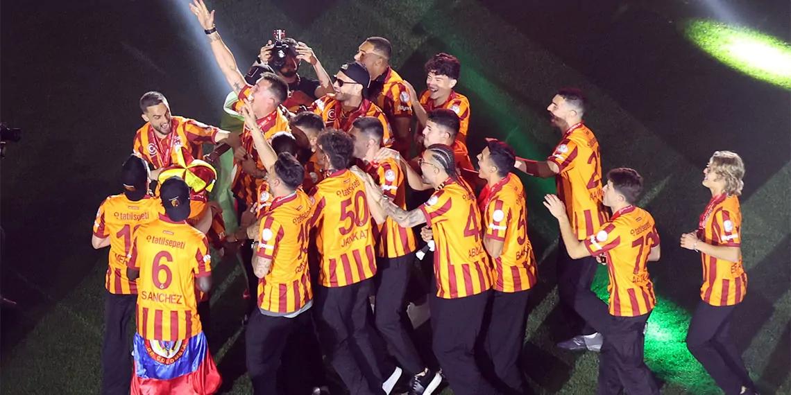 Galatasaray 24uncu sampiyonluk ve super kupa ile cifte zaferini kutladi2 - futbol haberleri, spor haberleri - haberton