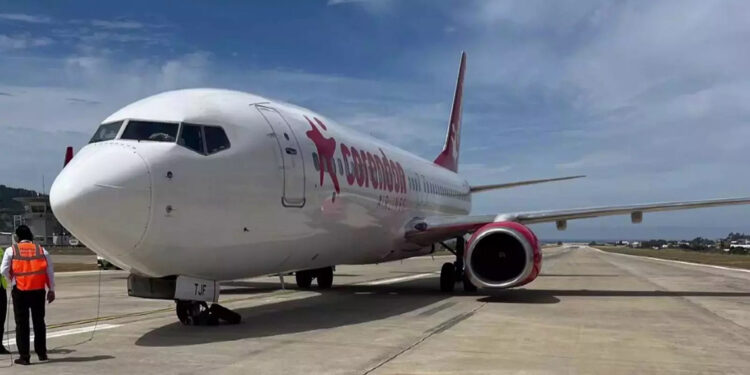 Gazipaşa'da lastiği patlayan uçaktaki yolcular tahliye edildi