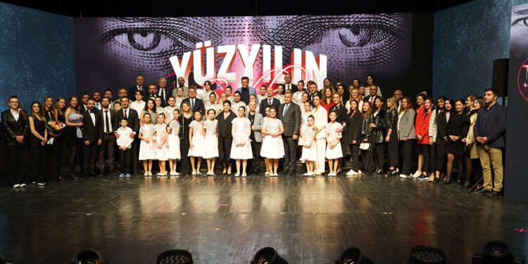 Girne Koleji’nden ‘Yüzyılın Şarkıları’ konseri