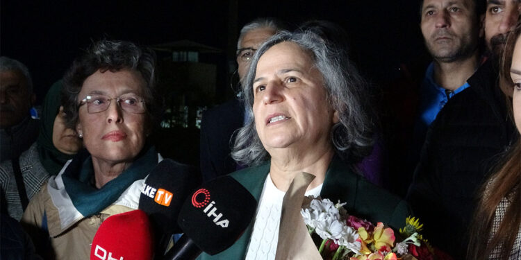 Gültan Kışanak tahliye edildi