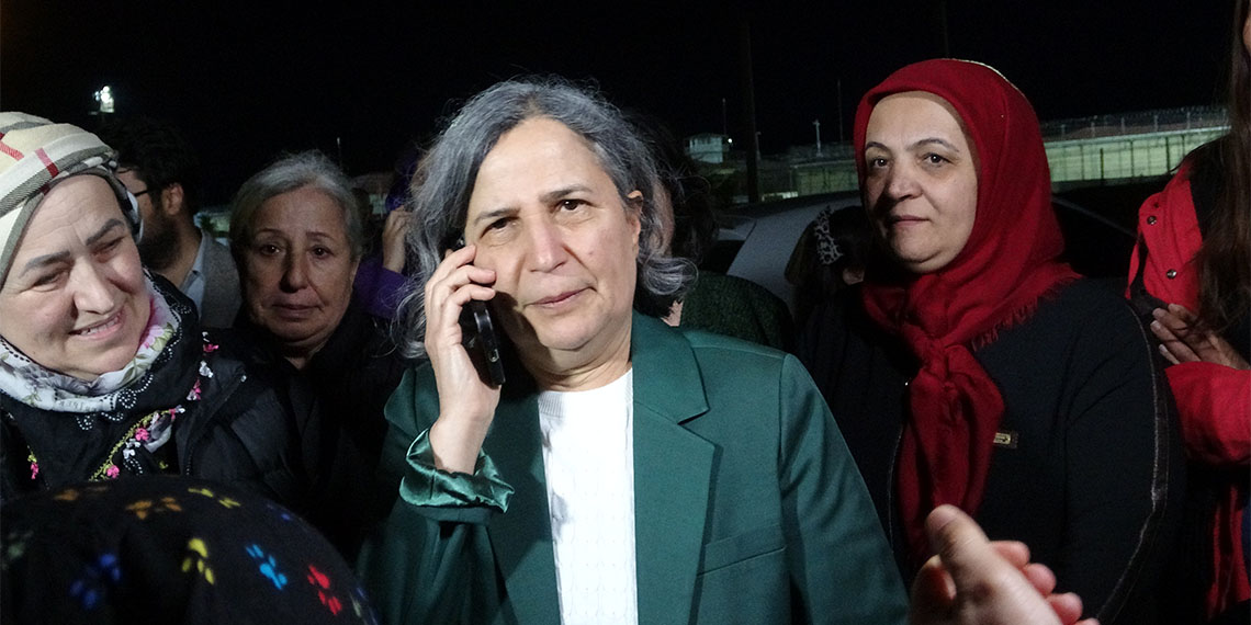 Kocaeli'nin Kandıra ilçesinde bulunan Kocaeli 1 Nolu F Tipi Yüksek Güvenlikli Ceza İnfaz Kurumu'nda tutuklu bulunan Gültan Kışanak tahliye edildi. 