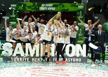 Kadınlar türkiye kupası'nda konyaaltı belediyesi şampiyon oldu