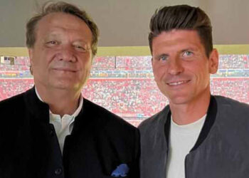 Hasan Arat, Bayern Münih başkanıyla bir araya geldi