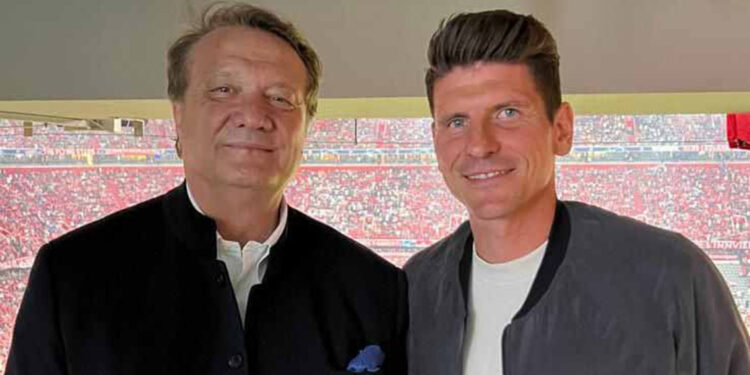 Hasan Arat, Bayern Münih başkanıyla bir araya geldi