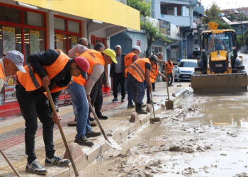 Hatay'da selin izleri siliniyor