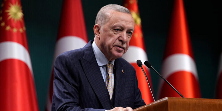 Helal rızık peşinde koşan işçi kardeşlerimi selamlıyorum