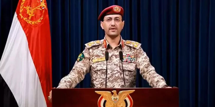 Husiler, ticari gemilere saldırı düzenledi