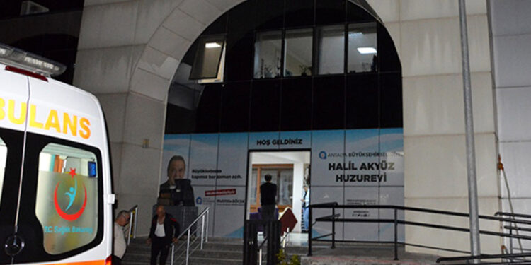 Huzurevinde bıçaklı saldırı: 2 ölü, 1 yaralı